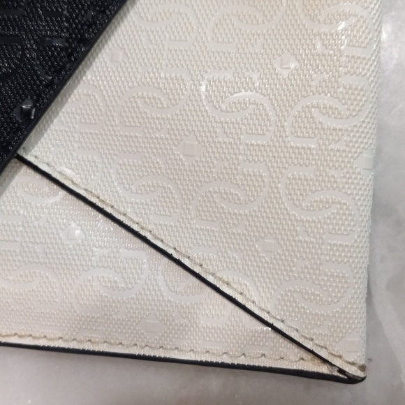 Shoulder Bag - Picture 14 of 16